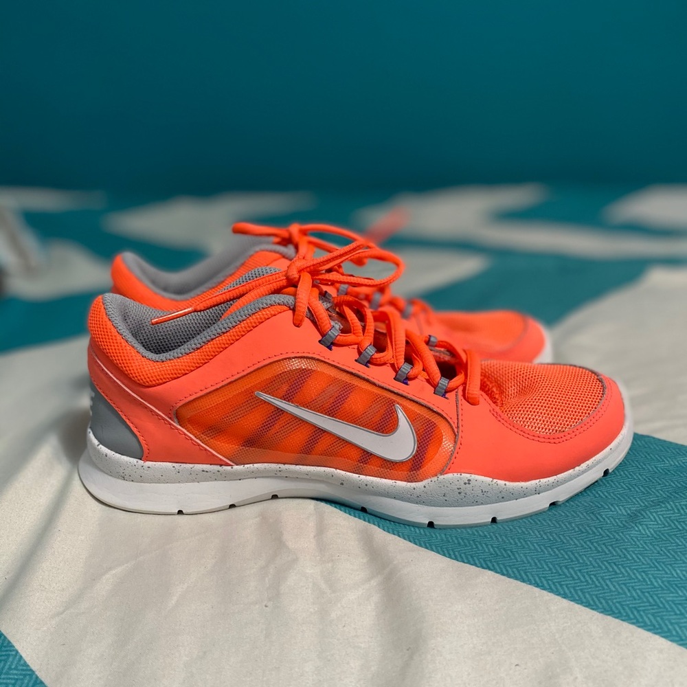 WOMEN'S NIKE Shoes